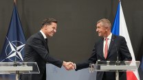 Neplnění závazků vůči NATO může oslabit důvěryhodnost země, shodují se experti