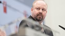 Bouře ve sklenici vody, odmítá Tejc stávku adiktologů. Hazardujete, říká Richterová