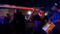 Televizní vrtulník se zřítil při sledování nehody autobusu v Los Angeles, zemřeli tři lidé
