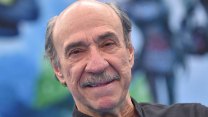 Při světové premiéře Havlovy hry Varování vystoupí americký herec F. Murray Abraham