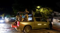 Násilí a chaos v Mexiku po smrti šéfa kartelu má zadusit armáda