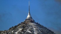 Liberecký kraj kupuje ikonický hotel s vysílačem na Ještědu