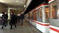 Pád člověka do kolejiště zastavil provoz metra na lince B