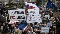 Diskriminace není volební reforma. Slováci demonstrovali proti zrušení voleb poštou