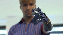 Revoluce ve zdravotnictví? V Mexiku vyvinuli uživatelsky jednoduchou robotickou ruku