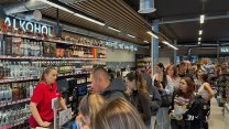 Byli jsme v prvním ukrajinském obchodě v Česku. Na dračku jde hlavně pivo a ryby