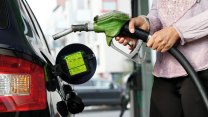 Maximální ceny pohonných hmot dál klesají