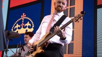 „Král zase nepřišel.“ Britský velvyslanec bavil publikum, zmínil i Křetínského