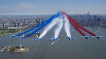 New York začal slavit 250 let americké nezávislosti. Pozval francouzské stíhačky