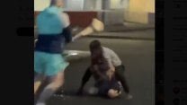 Svědek popsal zneškodnění útočníka v Belfastu. Mlátil ho do hlavy pálkou na hurling