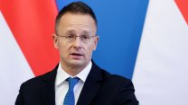 Orbánova vláda vydávala diplomatické pasy ve velkém, až je ve světě přestali brát vážně