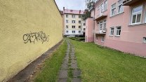 Brutální útok na dítě v Krnově: Muž chtěl po desetileté školačce peníze