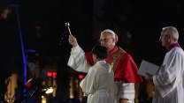Nelze věřit v Ježíše a podporovat válku, požehnal papež věži chrámu Sagrada Familia