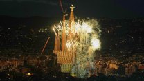 Papež požehnal v Barceloně nejvyšší kostelní věži na světě