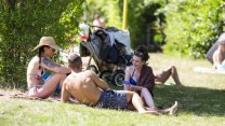 RADAR: Po bouřkách a chladném pondělí přijde obrat. Česko zasáhnou vedra