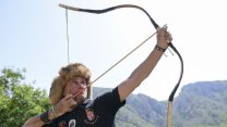 Šíp uletěl víc než kilometr. Maďarský lukostřelec překonal letitý světový rekord