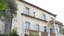 Po louverské loupeži další úder. Z muzea Renoira ve Francii zmizela díla za 218 milionů