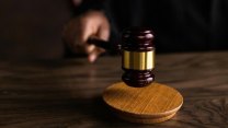 Postiženou dceru ubodala desítkami ran. Soud ženě potvrdil 18 let vězení