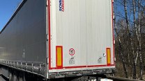 Autu se při stoupání do kopce odpojil přívěs, řidička za ním už nestihla reagovat