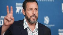 Skvěle placený herec, který sbírá jednu anticenu za druhou. Adam Sandler slaví 60 let