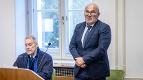 Dodnes slyším, jak spadla na zem. Soud řeší, jak došlo k pádu holčičky při porodu