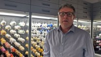 Tisíce vánočních ozdob na jednom místě. V Jablonci odhalili část největší sbírky na světě