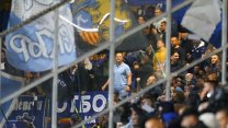 Děti zlité pivem a násilí na tribunách. Brutální invaze ochromila Plzeň, ta uznala chybu