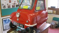 Jak vypadá nejdivnější a zároveň nejmenší auto na světě? Fotky mluví za vše