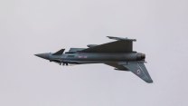 Británie a Francie zahájily první společné cvičení simulující jaderný úder