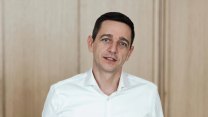 Musíte do ulic. Grolich burcuje lidi kvůli televizi a rozhlasu