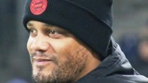 Strach v Bayernu. Trenér Kompany zkolaboval, přiletěl pro něj vrtulník