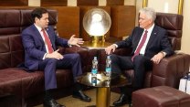 Trumpův klíčový muž nečekaně přistál v Praze. A pochvaloval si Česko