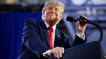 Stejná jména dvou kandidátů. Trumpova vláda na Aljašce podala preventivní žalobu