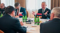 Smyčka se utahuje. Babiš tápe nad osudem Zůny, proti ministrovi jdou i podřízení
